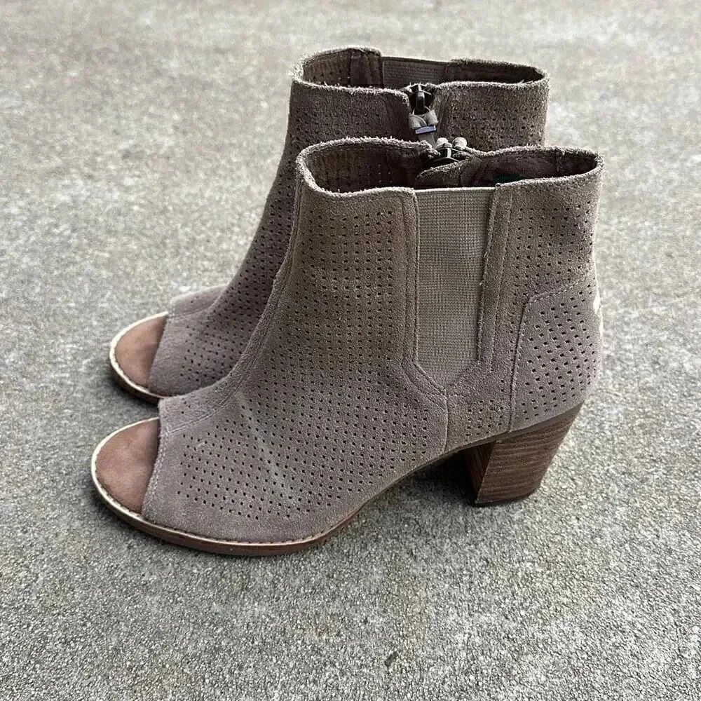 Toms Perforated Suede Booties Women's Size 7.5 - Picture 5 of 11